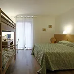 Готель Lacroma Bio &