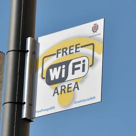 Hotel Lacroma Bio & 3*