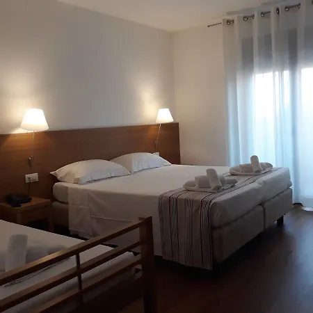 Hotel Lacroma Bio & 3*