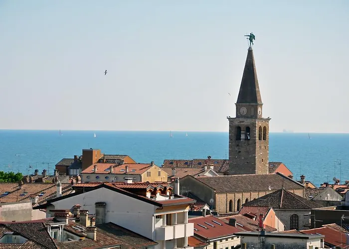 Hotel Lacroma Bio & 3*