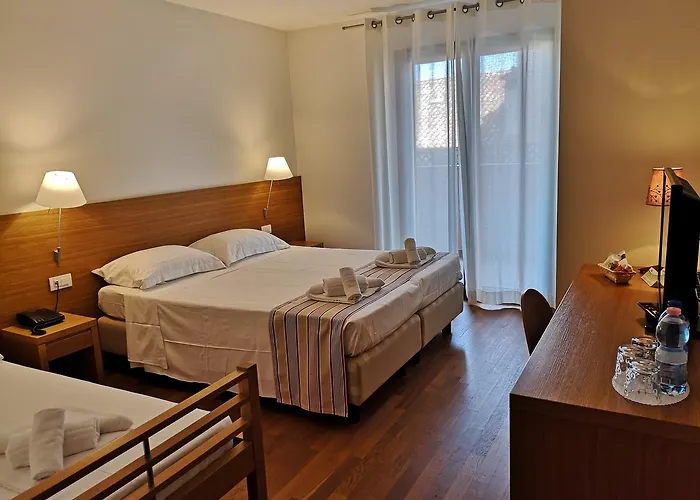 Lacroma Bio & 호텔